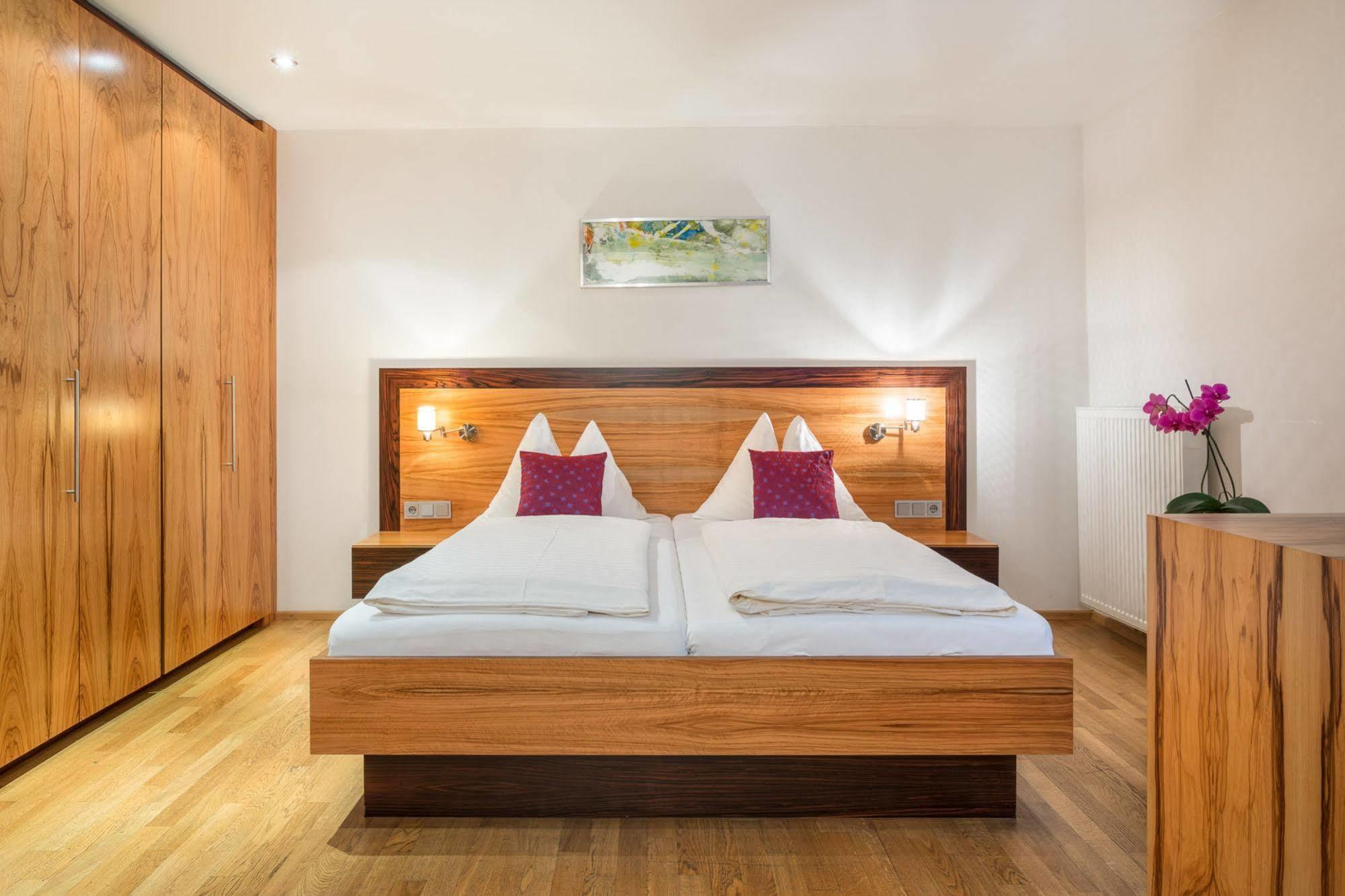 Hotel Badhaus Zell am See Bagian luar foto